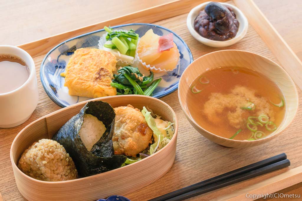 羽村駅・東口の、福島屋食堂の、おむすび定食のランチ