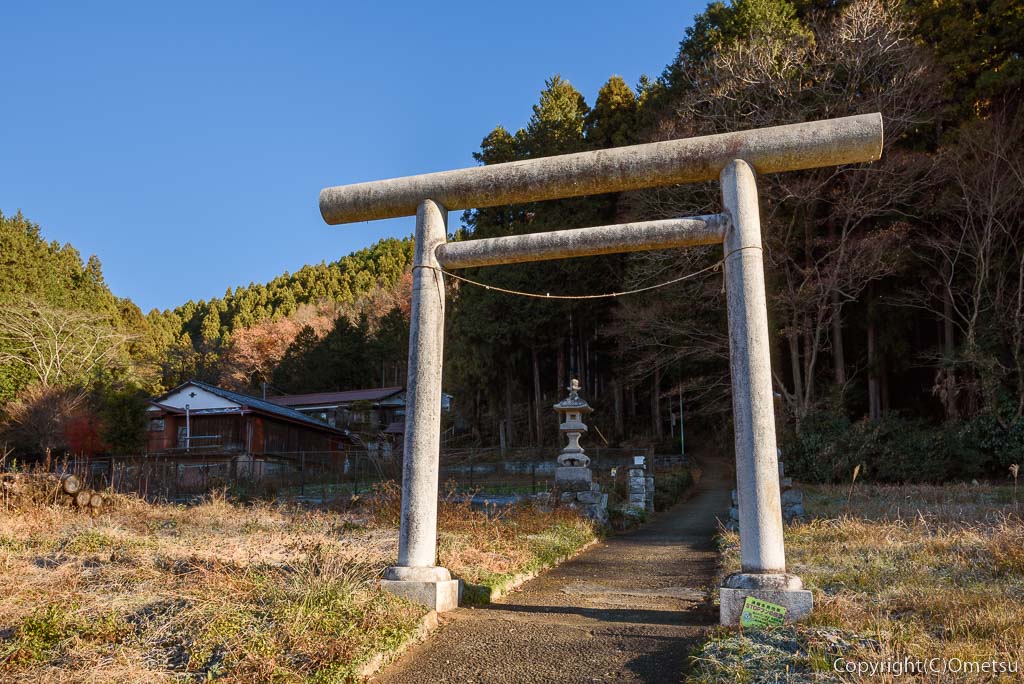 あきる野市・天竺山・参道、三内神社・鳥居