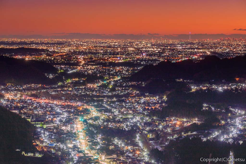 あきる野市、戸倉城山・山頂からの夜景