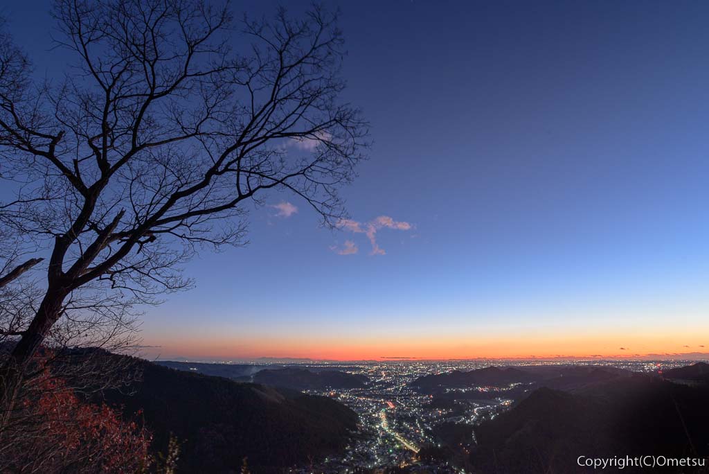 あきる野市、戸倉城山・山頂からの夜明け
