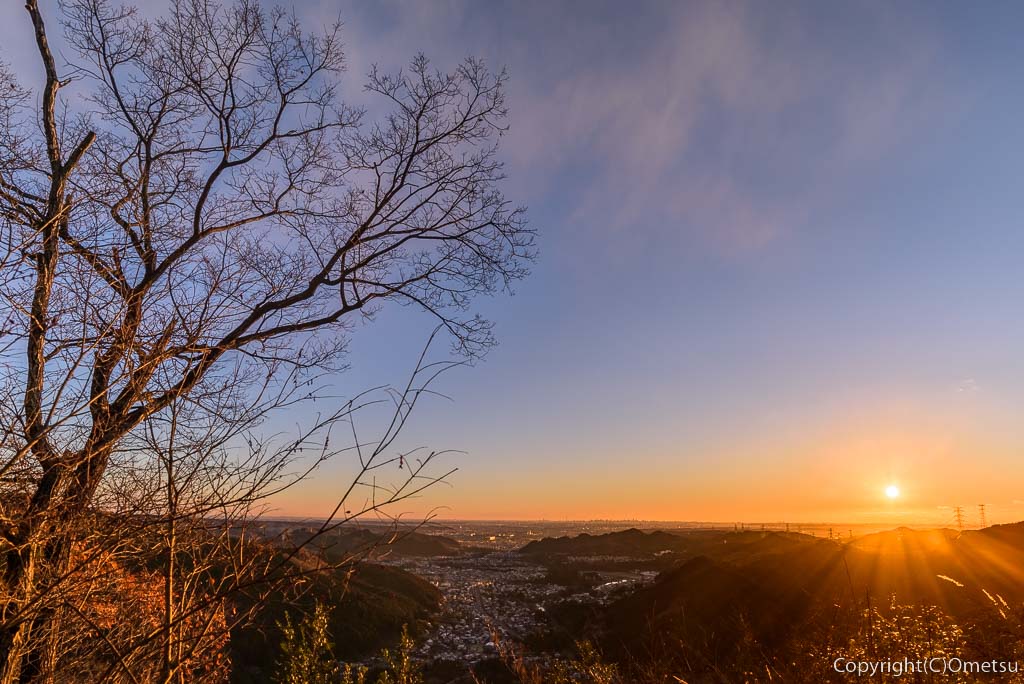 あきる野市、戸倉城山・山頂からの、日の出の絶景