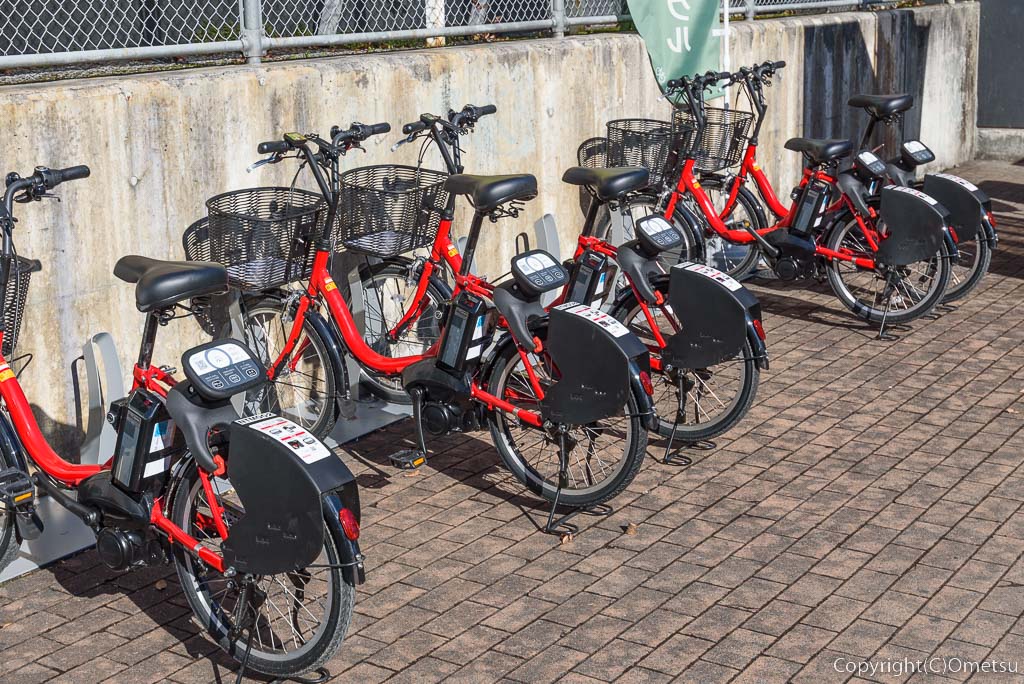 あきる野市・JR五日市線・武蔵五日市駅前の、シェアサイクル・東京渓谷サイクリング