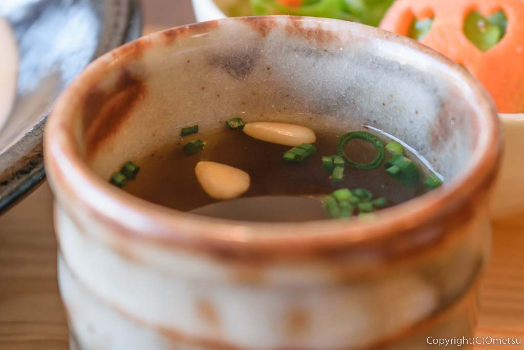 武蔵五日市前のカフェ、do-mo kitchen CANVAS（ドーモ キッチン キャンバス）の、薬膳スープ