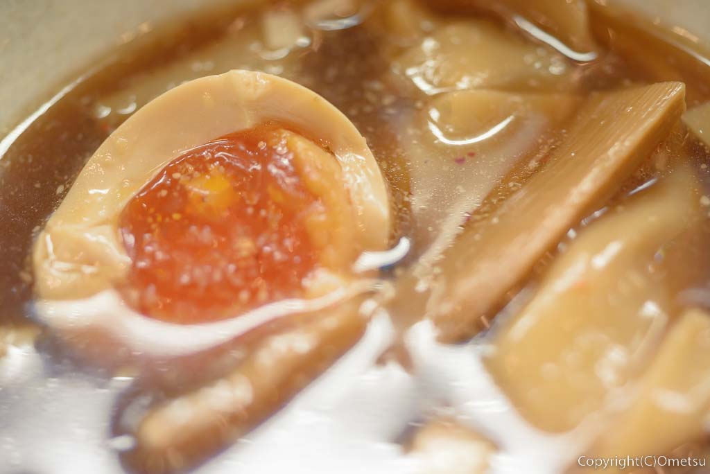 あきる野市・二宮のラーメン店「麺処 いし川」の「特製つけそば」の味玉