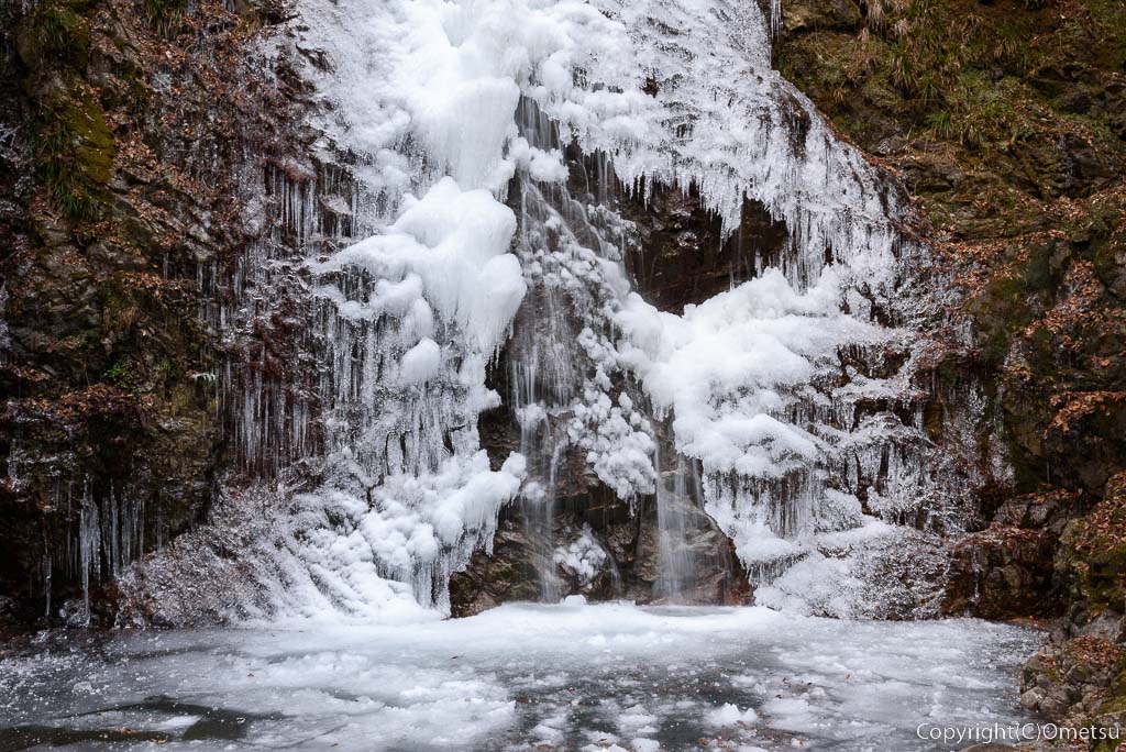 東京都・檜原村、氷瀑の、払沢の滝
