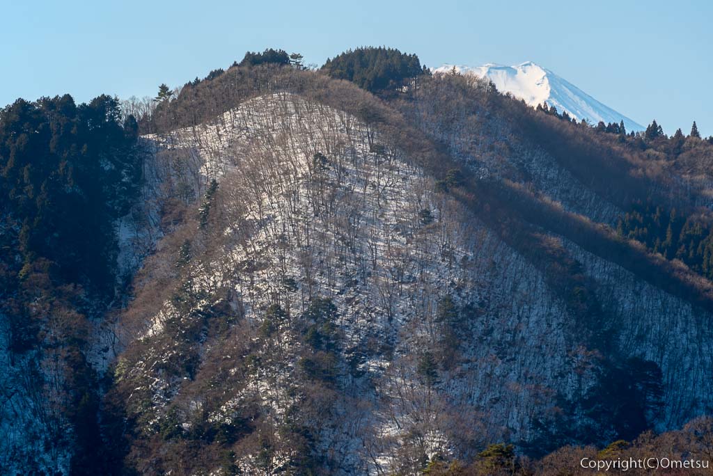 東京都・日の出山から、武蔵御嶽神社・奥の院の展望