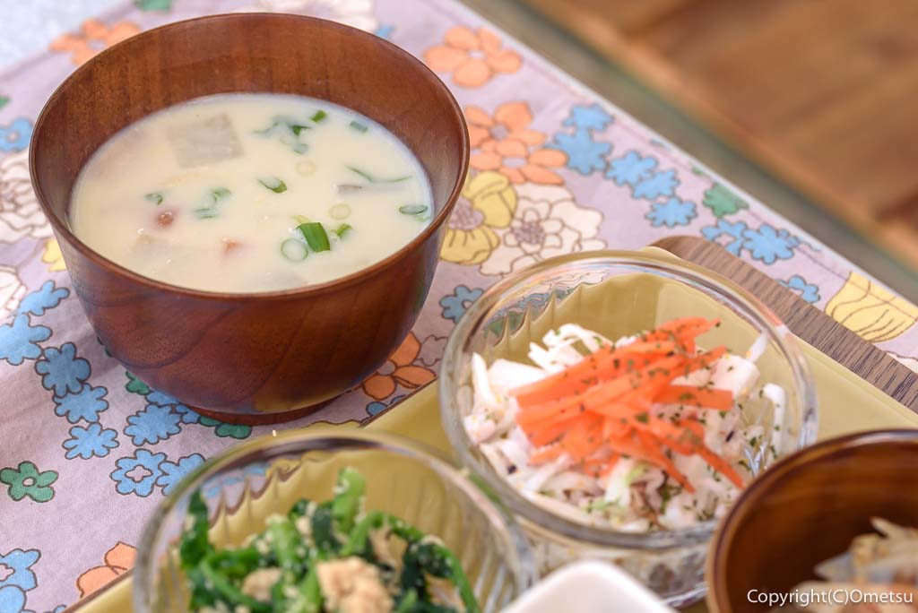 青梅市・御岳の、「間借りカフェ1747」の、豆乳味噌スープ