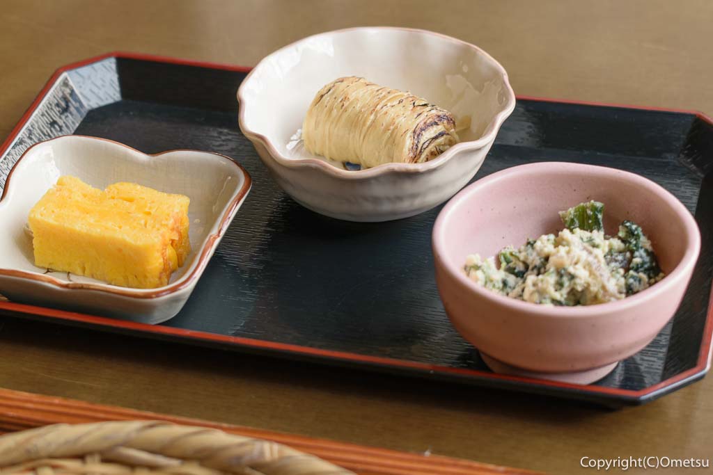 青梅市・御岳渓谷の、手打ち蕎麦店・笑（えみ）の、小鉢3品