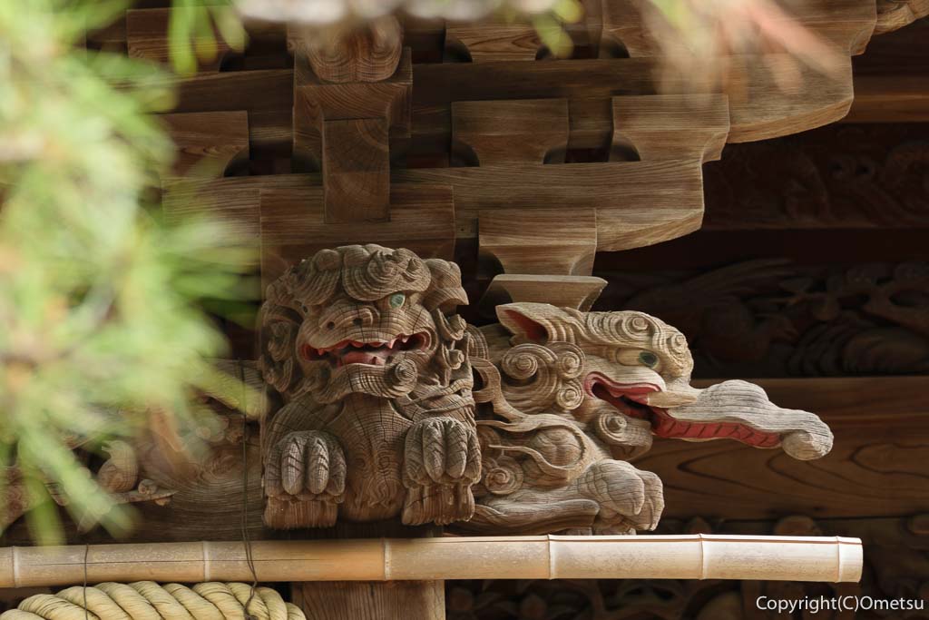 昭島市・拝島日吉神社の、向殿・木鼻の彫刻