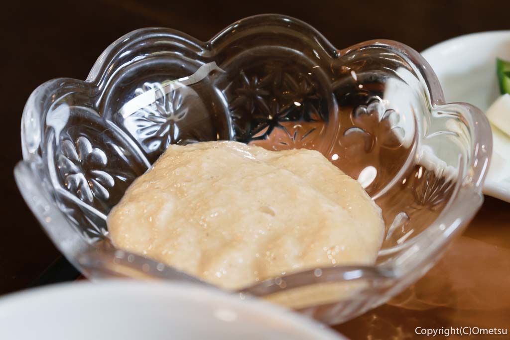 青梅・成木「割烹うらしま」の「山の幸膳」の、とろろ