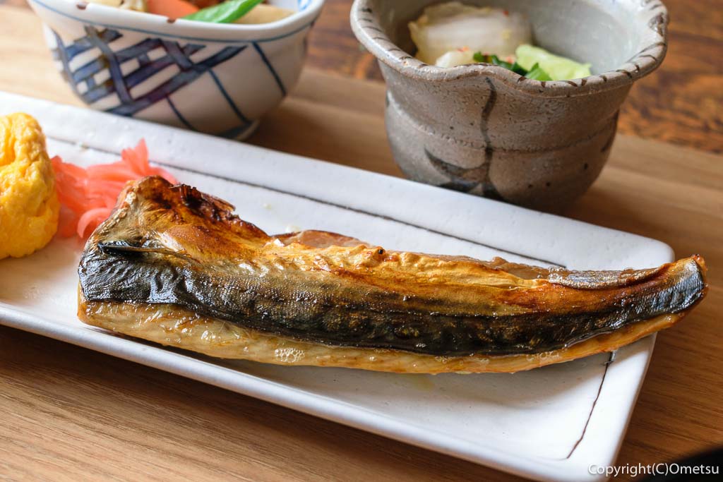 青梅市・勝沼の「マミーの台所」の、サバの塩焼き