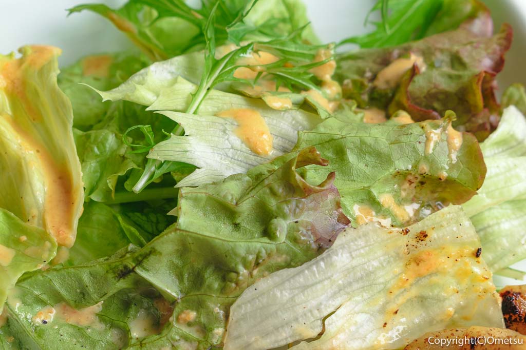 東青梅の餃子居酒屋「餃子と瓶」の、焼き餃子定食のサラダ