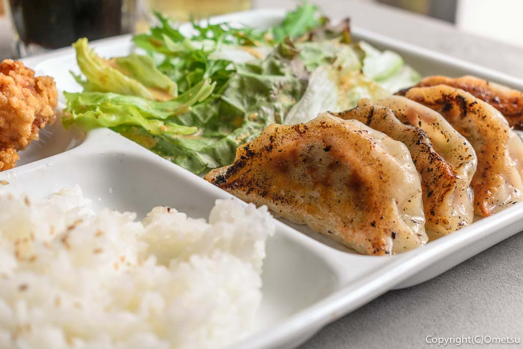 東青梅の餃子居酒屋「餃子と瓶」の、焼き餃子定食のランチ