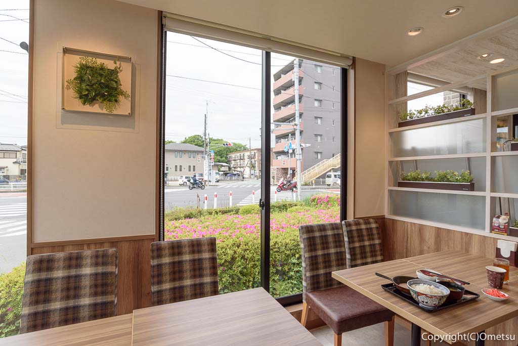 吉野家・16号線昭島緑町店の店内