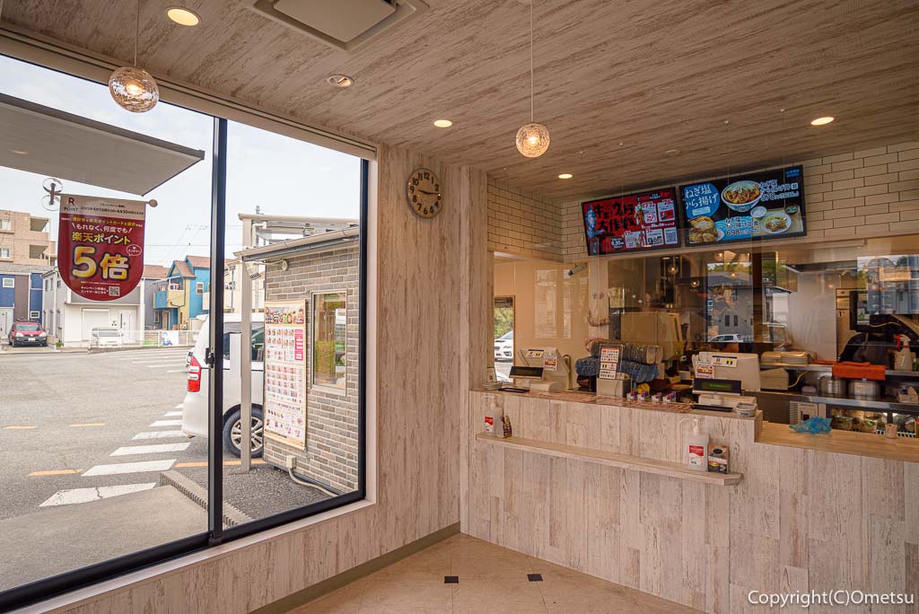 吉野家・16号線昭島緑町店の店内カウンター