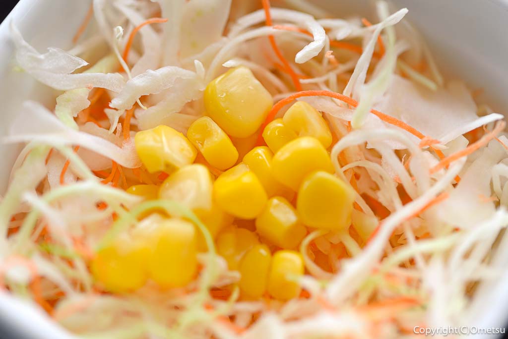 吉野家の、ハムエッグ牛小鉢定食の、サラダ