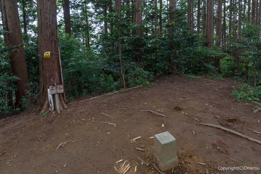 青梅丘陵・三方山。山頂