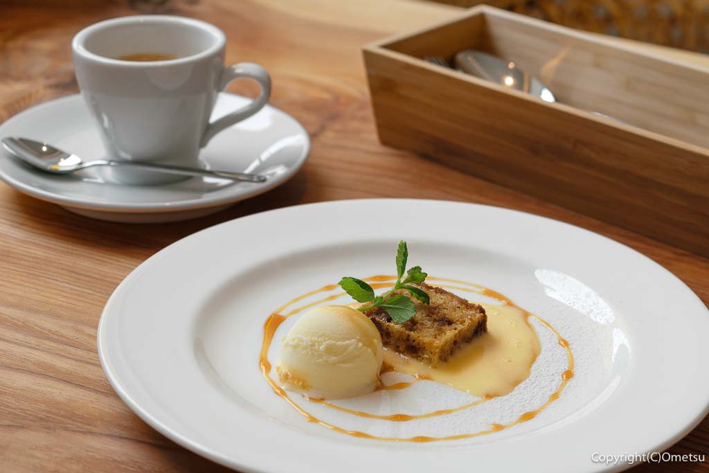 あきる野市・OSTERIA ALBERI（オステリア アルベリ）の、コースランチのデザートとコーヒー