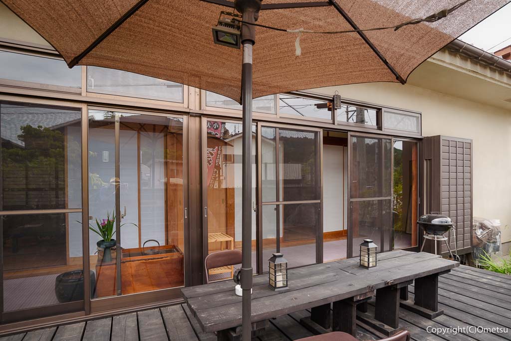 東京都・日の出町の、宝来屋の、テラス席