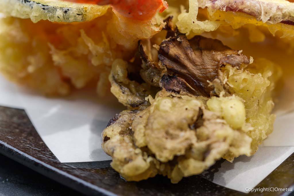 東京都・日の出町の、宝来屋の、マイタケの天ぷら