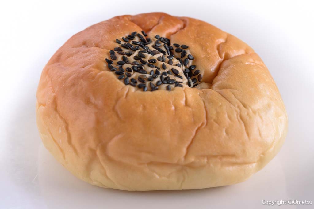 あきる野市・秋川の「手作りパンの店 エスプリ」の、あんぱん