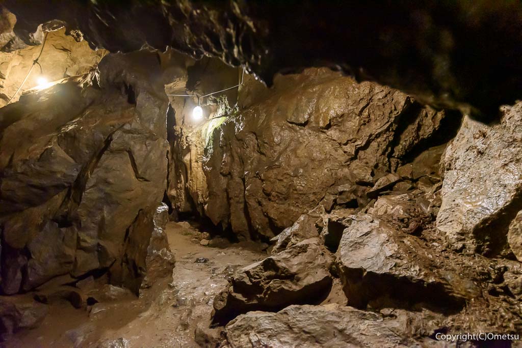 東京都あきる野市・大岳鍾乳洞