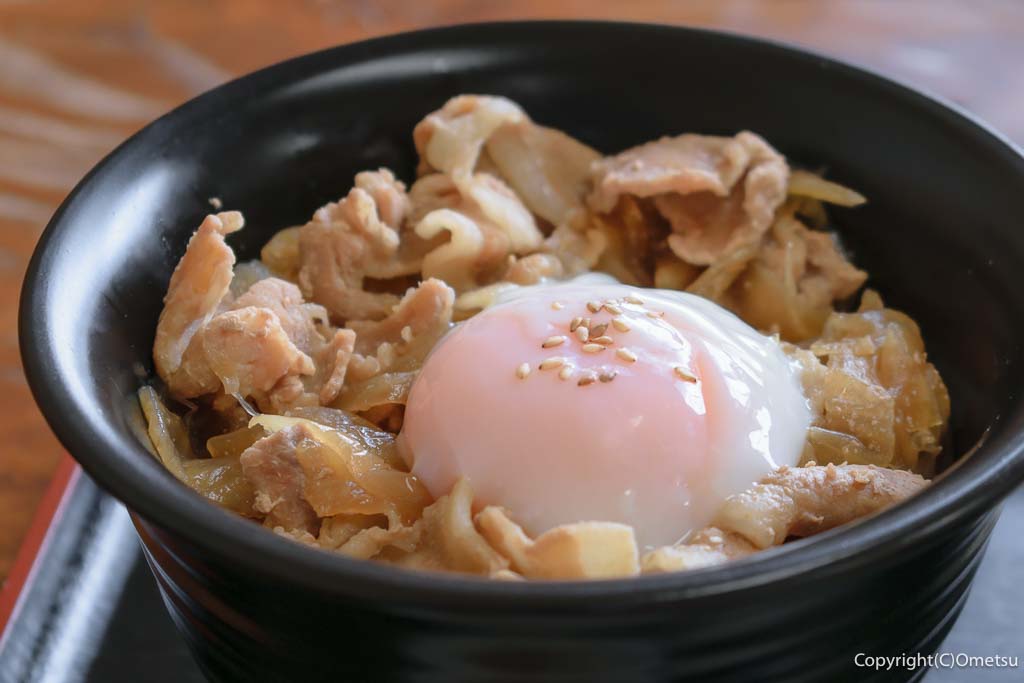青梅市・今寺の「なかま亭」の、豚丼