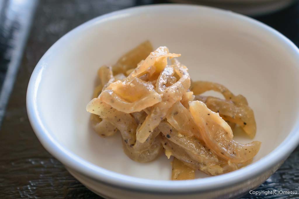 青梅市・今寺の「なかま亭」の、コンニャクのピリ辛味噌