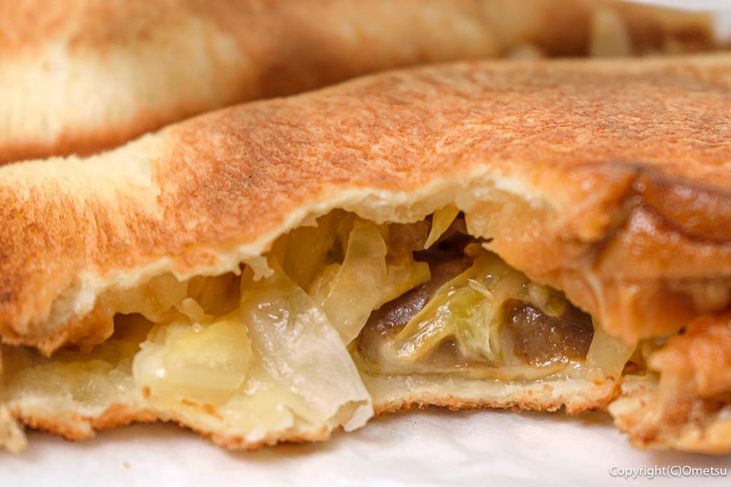 奥多摩町の「しろまるカフェ」の、ホットサンドの、ザワークラウト