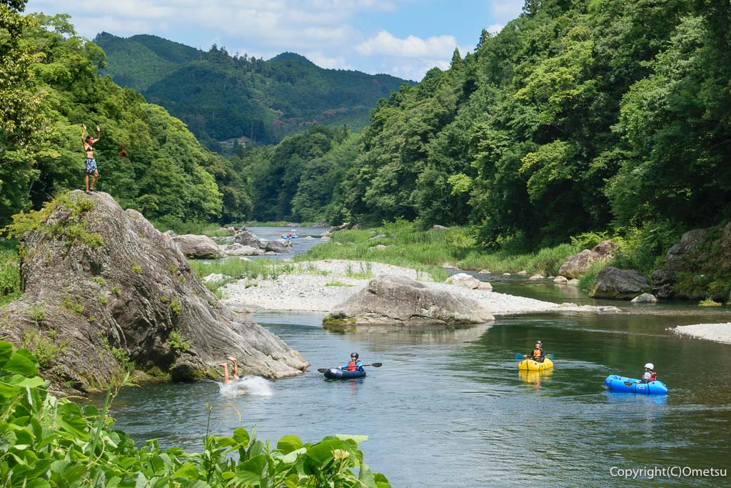 青梅市・御岳渓谷の、飛び込み