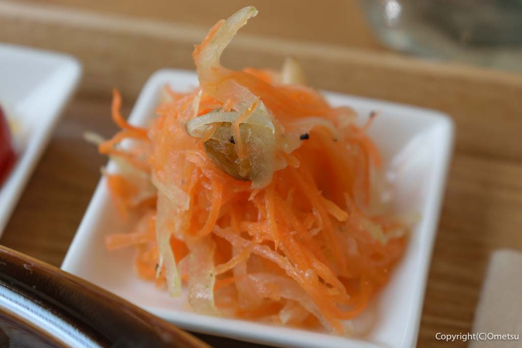羽村の、カフェ・ククタナ（cafe kukutana）の、ニンジンのマリネ