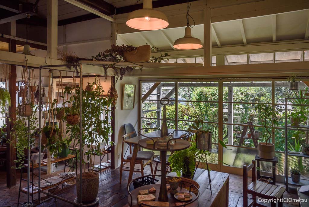 あきる野市・戸倉のカフェ・POUNDの店内