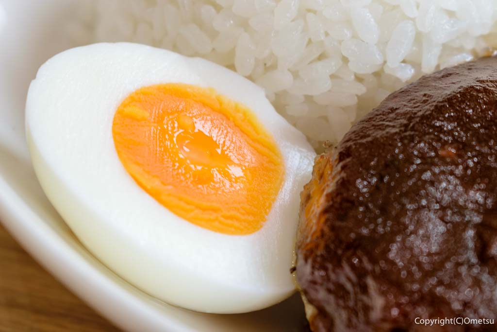青梅市・御岳渓谷の、cafe monaca （カフェ モナカ）のランチプレートの、ゆで卵