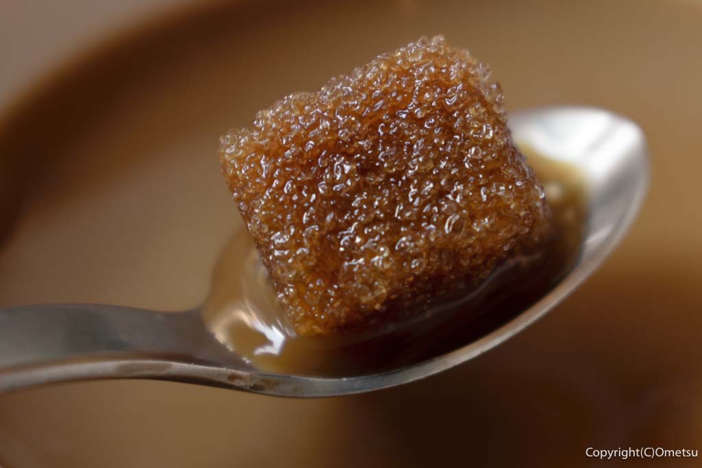 羽村駅東口のイタリアンレストラン「クレッシェレ」の、角砂糖・コーヒー漬け