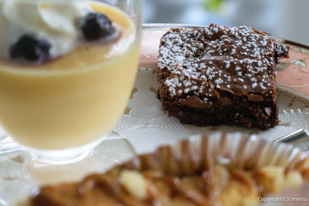 青梅市・二俣尾のRose Town Tea Garden（ローズ タウン ティー ガーデン）の、チョコレートのブラウニー