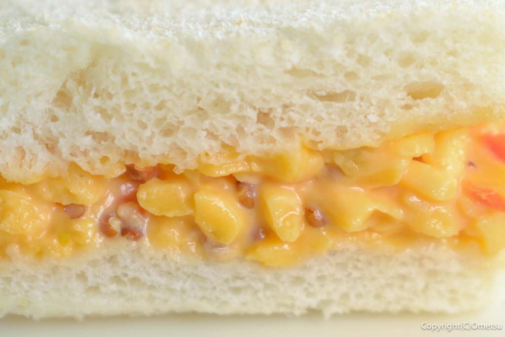 青梅市・二俣尾のRose Town Tea Garden（ローズ タウン ティー ガーデン）の、チェダーチーズ・サンドイッチ