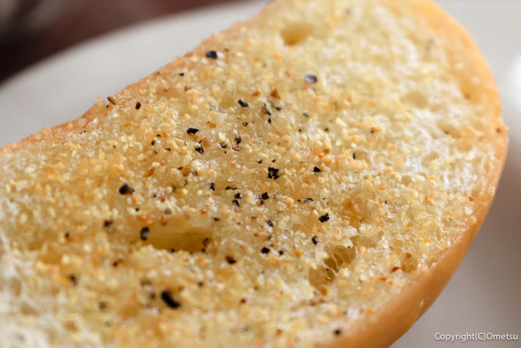 武蔵村山市「レストラン シモダ」の、Aランチの、ガーリックトースト