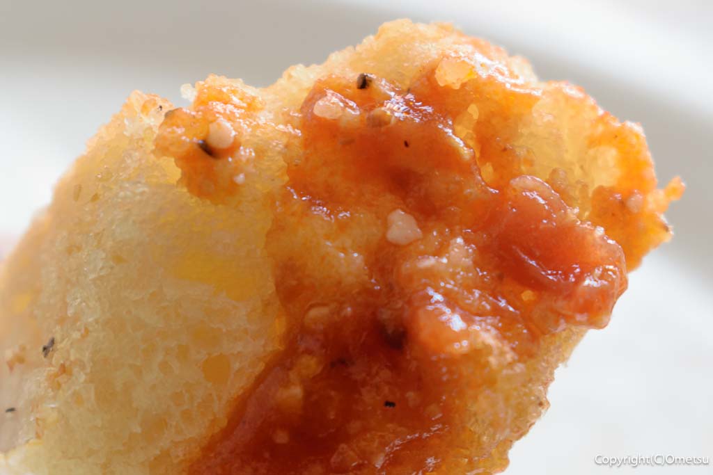 武蔵村山市「レストラン シモダ」の、Aランチの、ガーリックトーストと、トマトソース