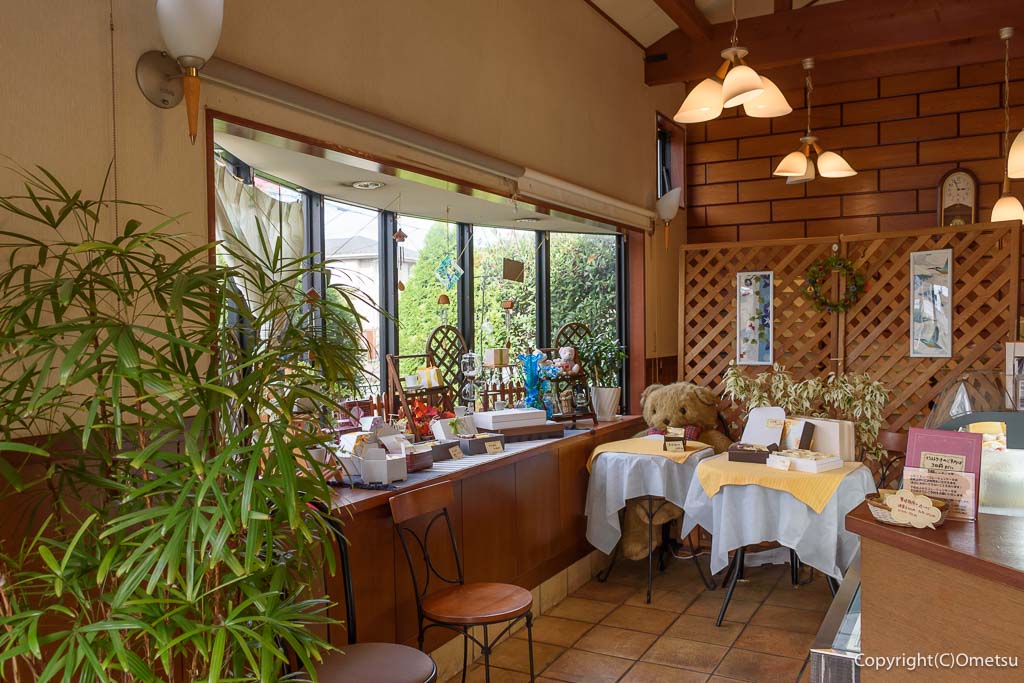 青梅市・菓子工房パルティールの店内