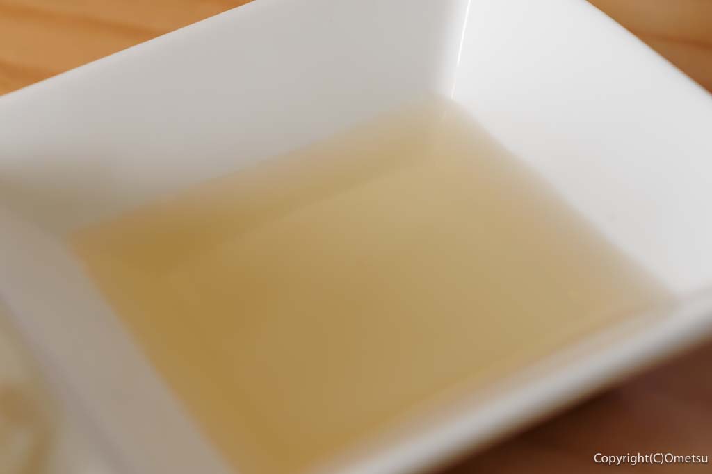 青梅市「ハイデン.コッコFACTORYサマンサ.タマサ 師岡町店」の「台湾まぜそば」の酢