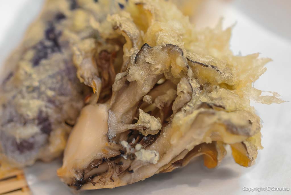 青梅市・千ヶ瀬の「手打ちうどん杉さん」の、マイタケの、天ぷら