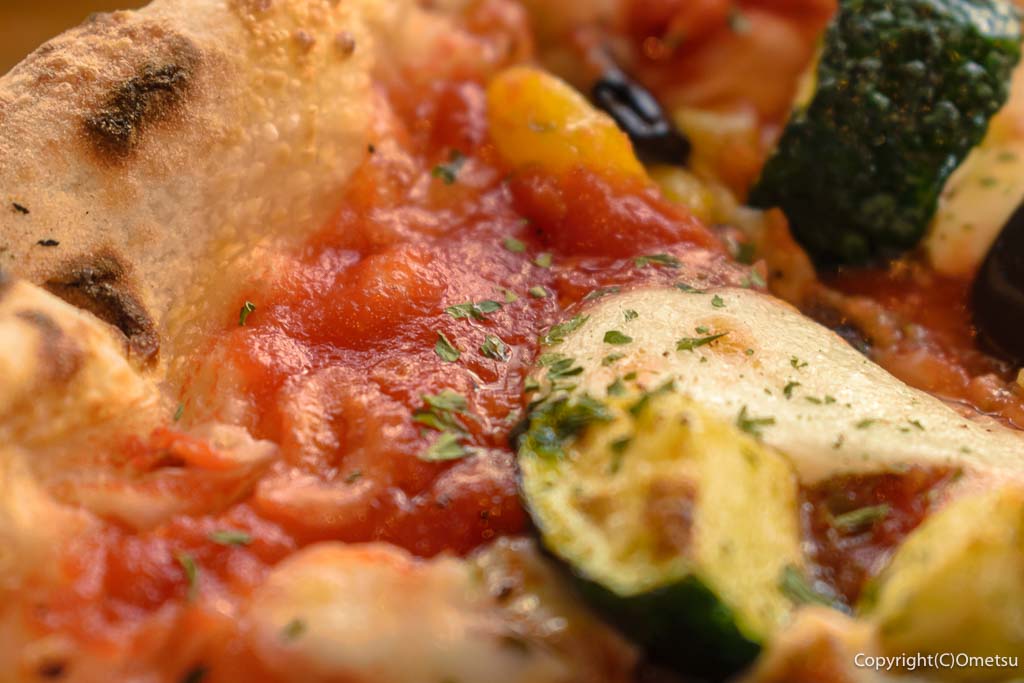 羽村「薪窯レストラン ZONAVOCE」の、オルトラーナ・ピッツアの、トマトソース