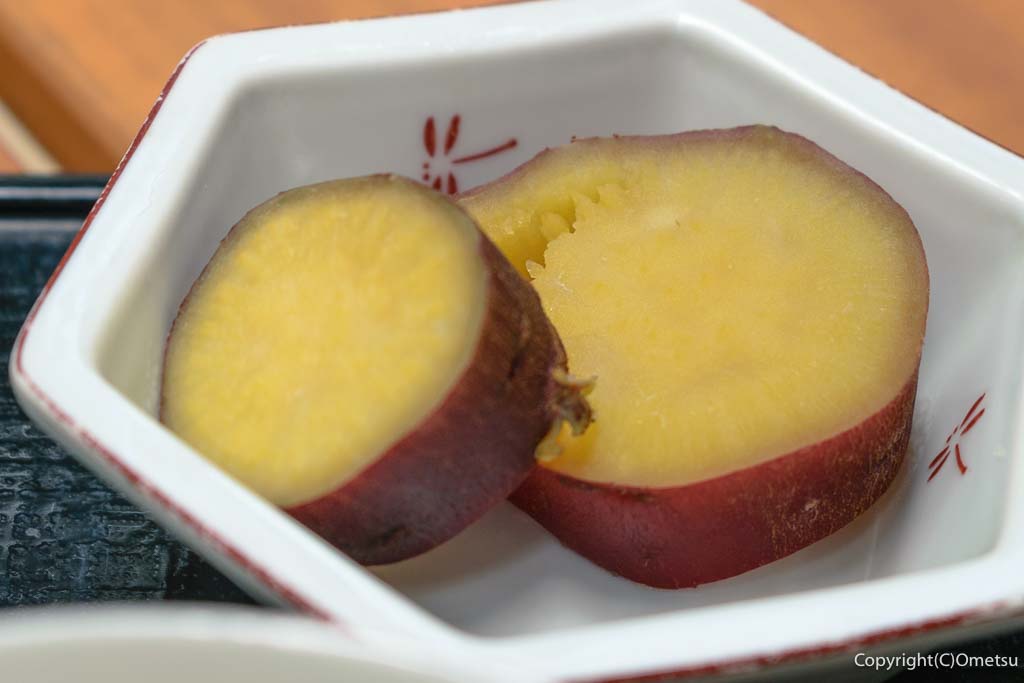 「ゆいま～る食堂 ひだまり」の、日替わり定食の、サツマイモ