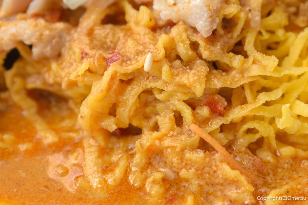 青梅市・河辺温泉「梅の湯」梅寿庵の「冷やし豚しゃぶ担々麺」の、錦糸卵と、胡麻ダレ