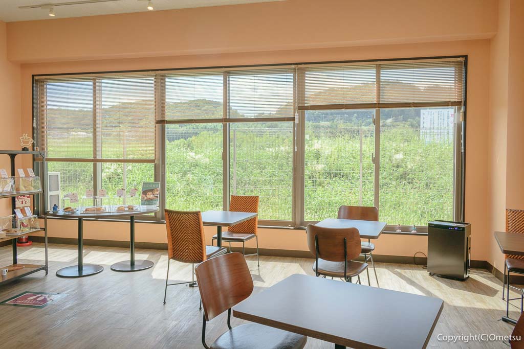 羽村市「スマイルカフェ」の店内