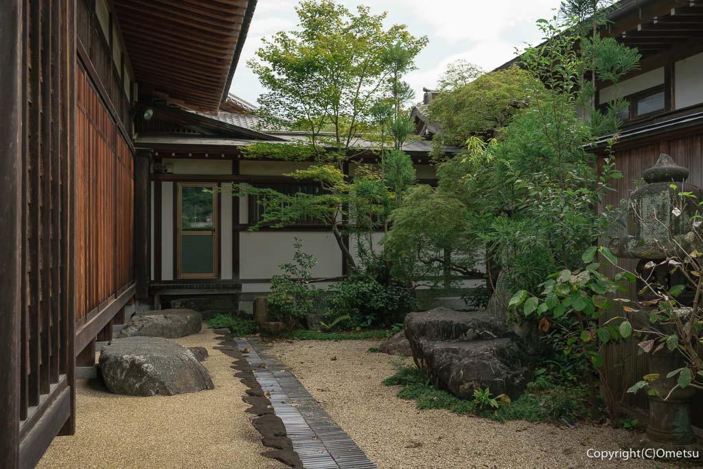 福生市・長徳寺の石庭