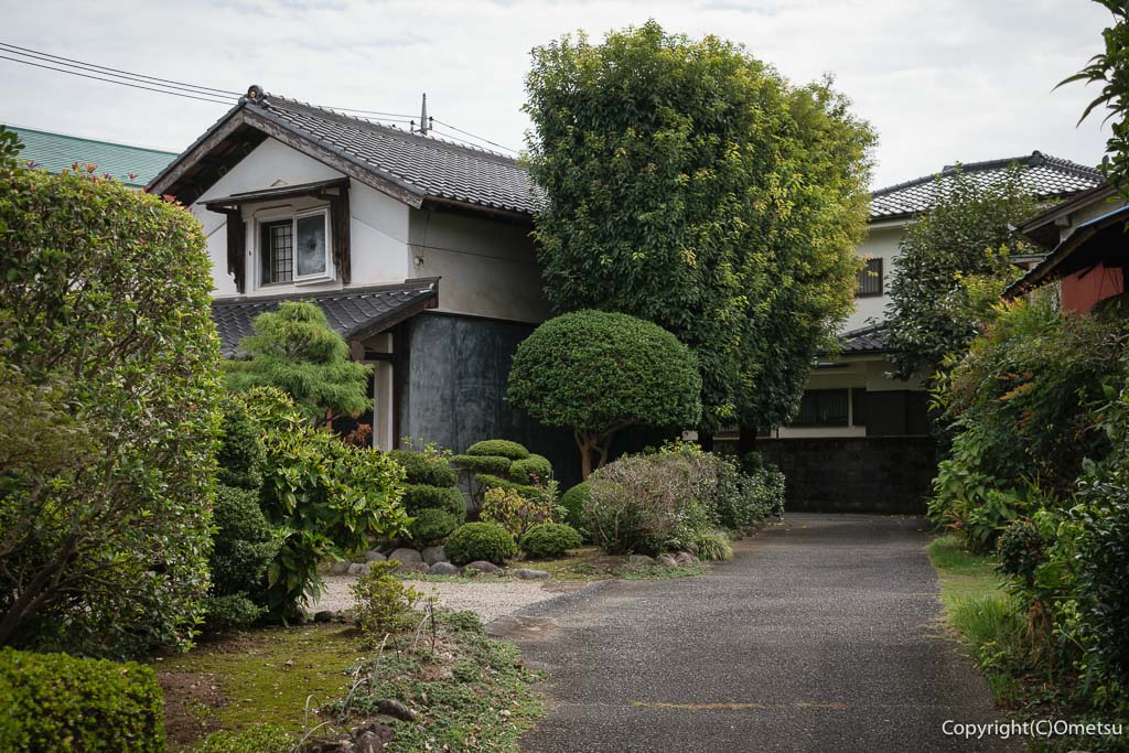 福生市の、蔵のある民家