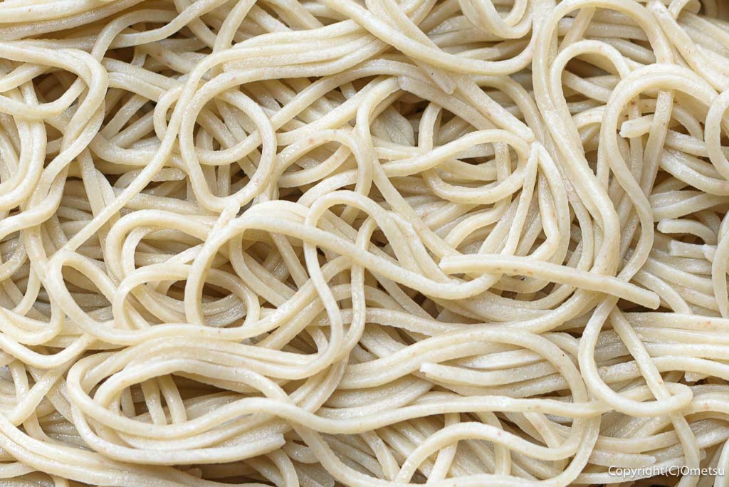 青梅市・御岳山の、紅葉屋の、とろろ入り・手打ち蕎麦