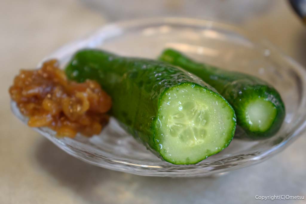 青梅市・長渕の、うどん店「草庵」の、お通しの、味噌キュウリ