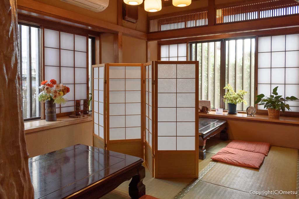 羽村市の蕎麦店「一作」の、座敷